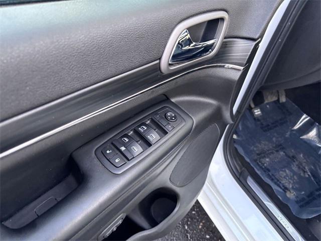 used 2020 Jeep Grand Cherokee car, priced at $23,788