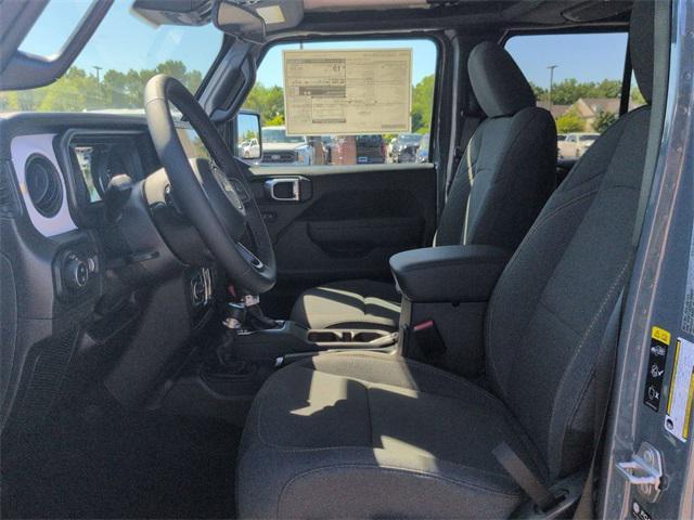 new 2025 Jeep Gladiator car, priced at $42,503