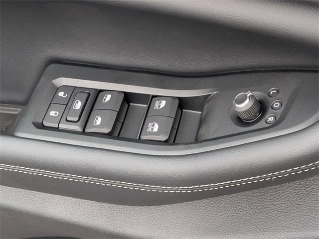 new 2025 Jeep Grand Cherokee car, priced at $38,019