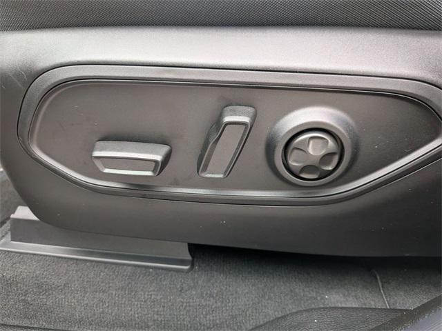 new 2025 Jeep Grand Cherokee car, priced at $38,019