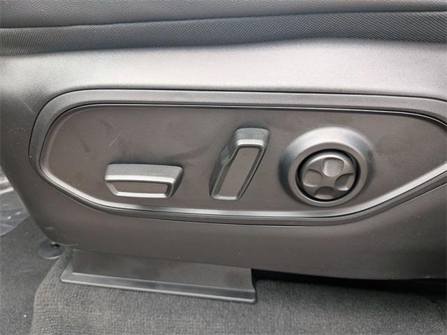 new 2025 Jeep Grand Cherokee car, priced at $38,529