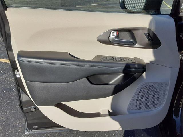 used 2021 Chrysler Pacifica car, priced at $24,688