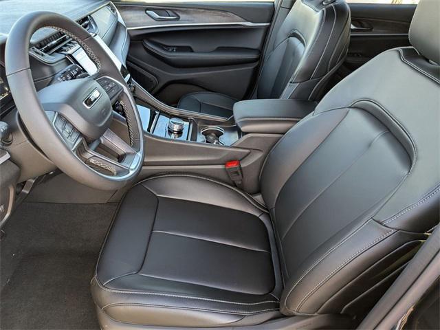 new 2025 Jeep Grand Cherokee car, priced at $37,714