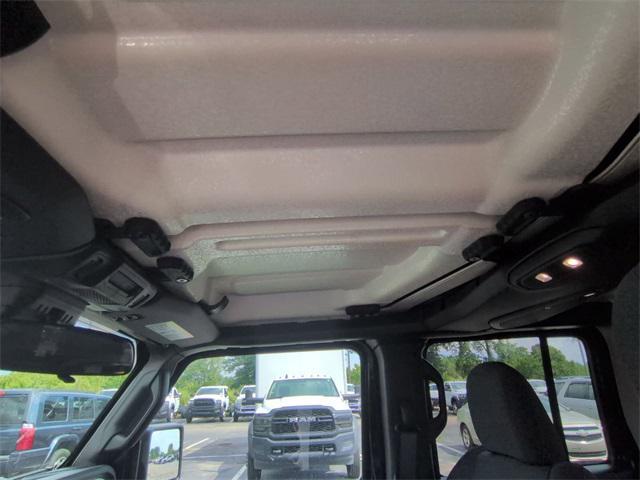 new 2025 Jeep Gladiator car, priced at $40,503