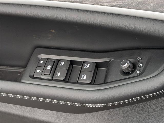 new 2025 Jeep Grand Cherokee L car, priced at $46,005