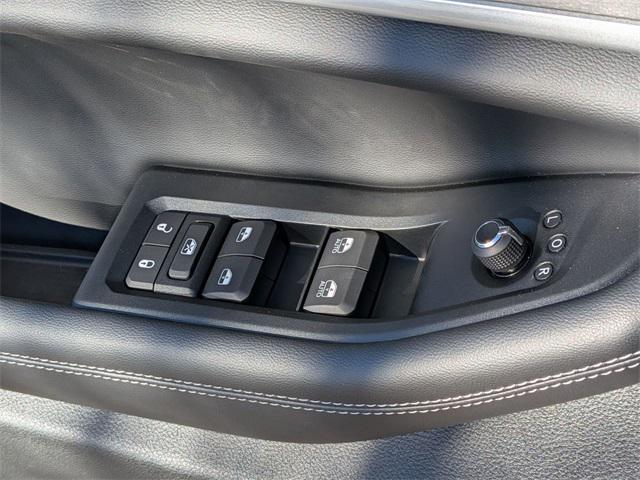 new 2025 Jeep Grand Cherokee car, priced at $43,558