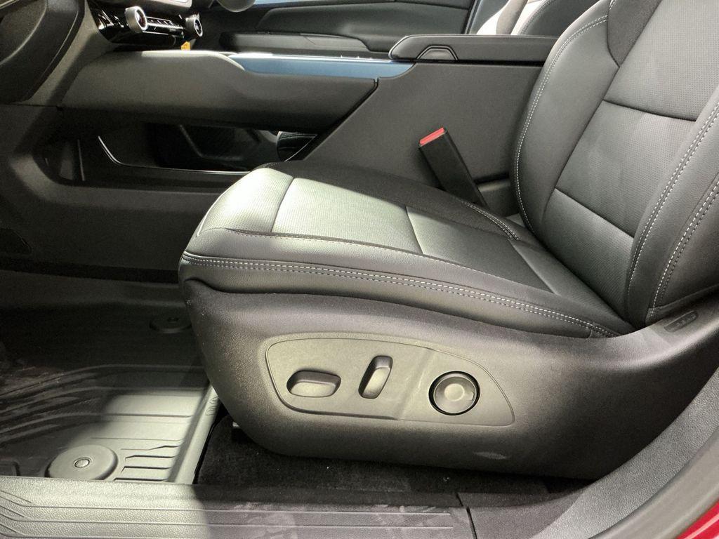 new 2026 Chevrolet Equinox EV car, priced at $33,094