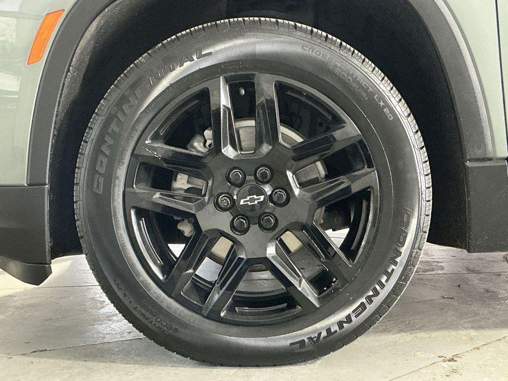 used 2023 Chevrolet Traverse car, priced at $32,500