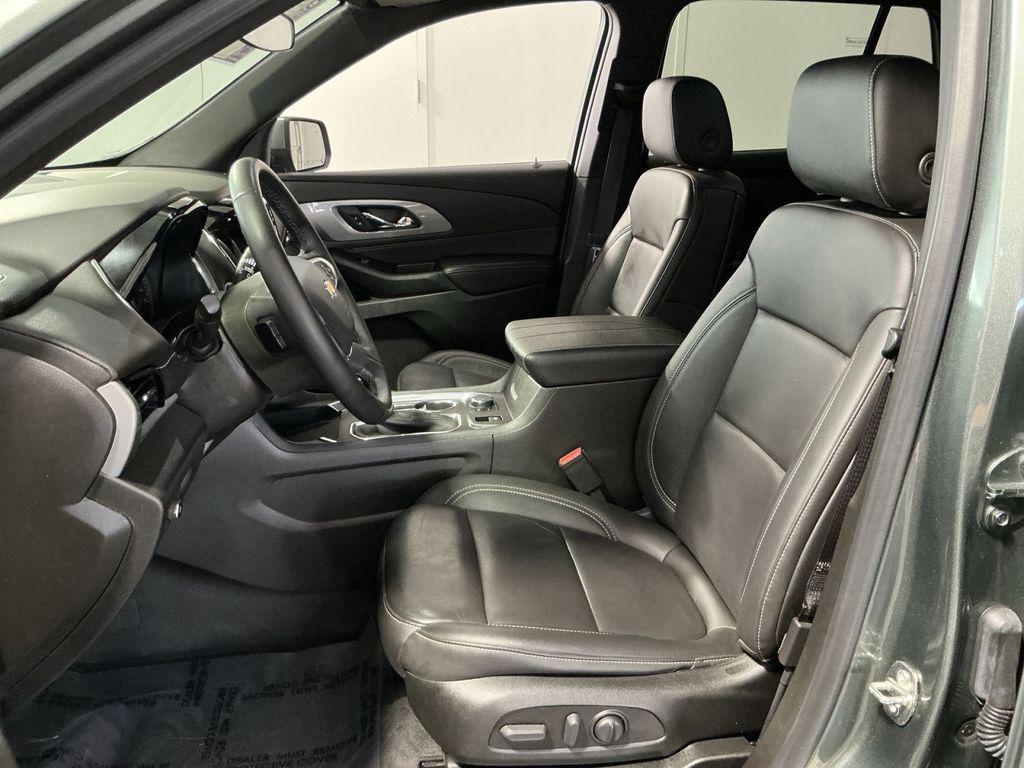used 2023 Chevrolet Traverse car, priced at $32,500