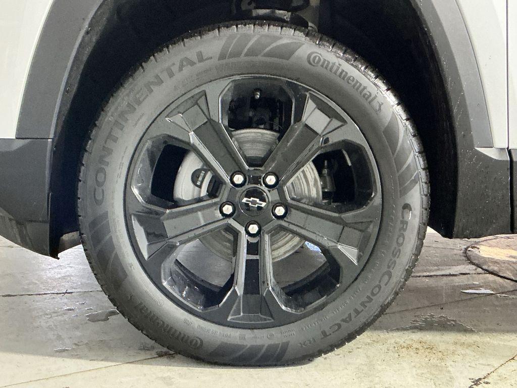 new 2026 Chevrolet Equinox car, priced at $30,234