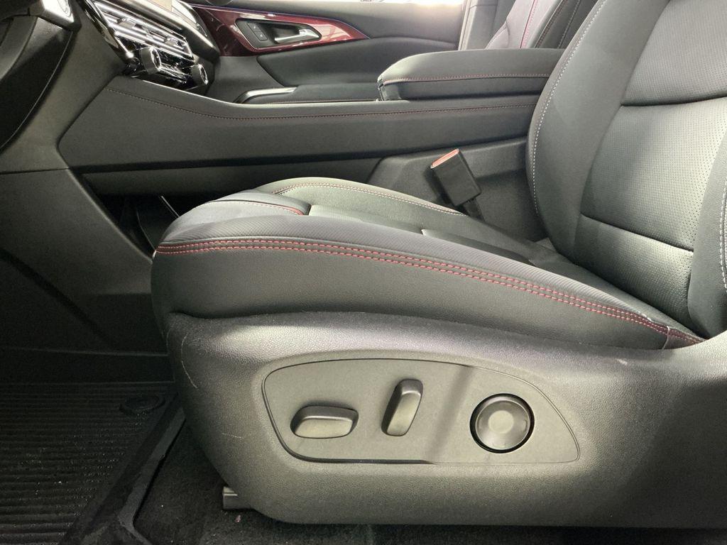 new 2026 Chevrolet Traverse car, priced at $60,585