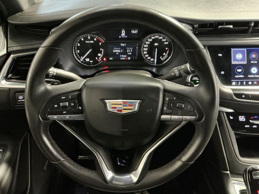 used 2024 Cadillac XT6 car, priced at $35,000