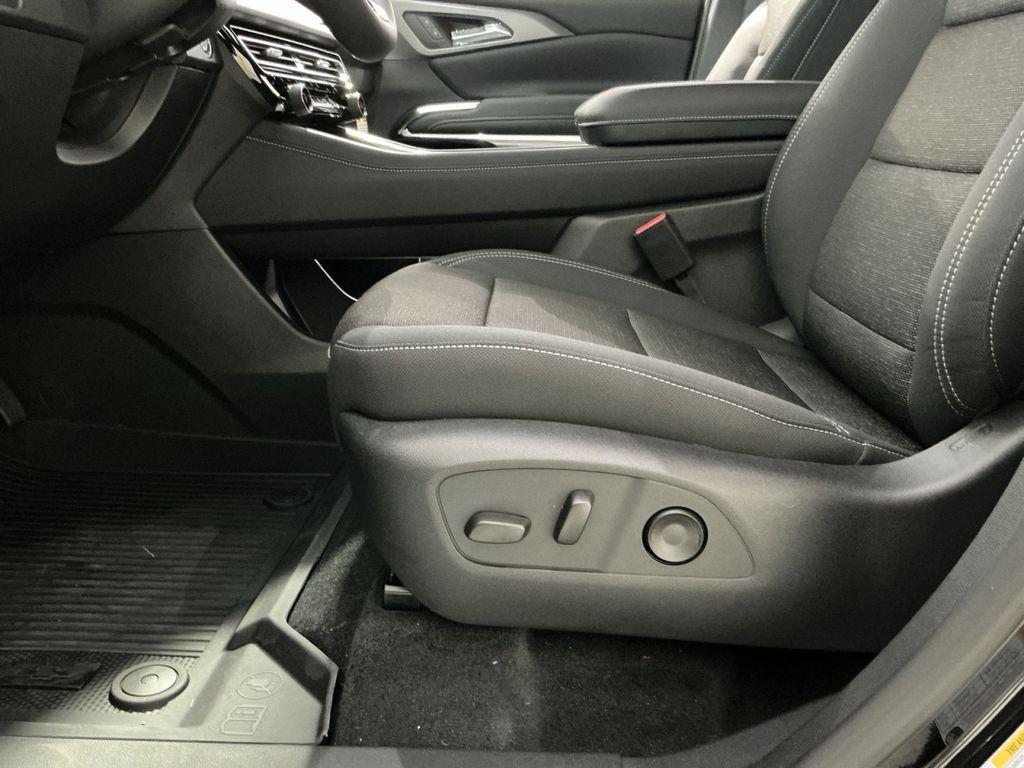 new 2026 Chevrolet Traverse car, priced at $45,829