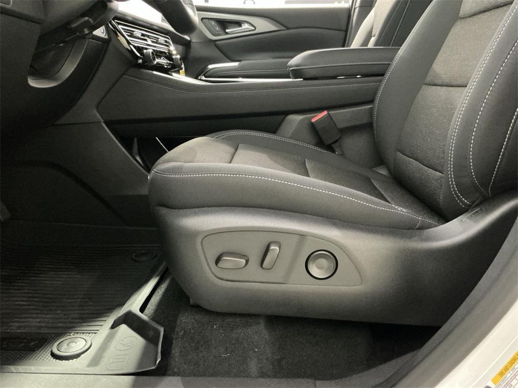 new 2026 Chevrolet Traverse car, priced at $42,079