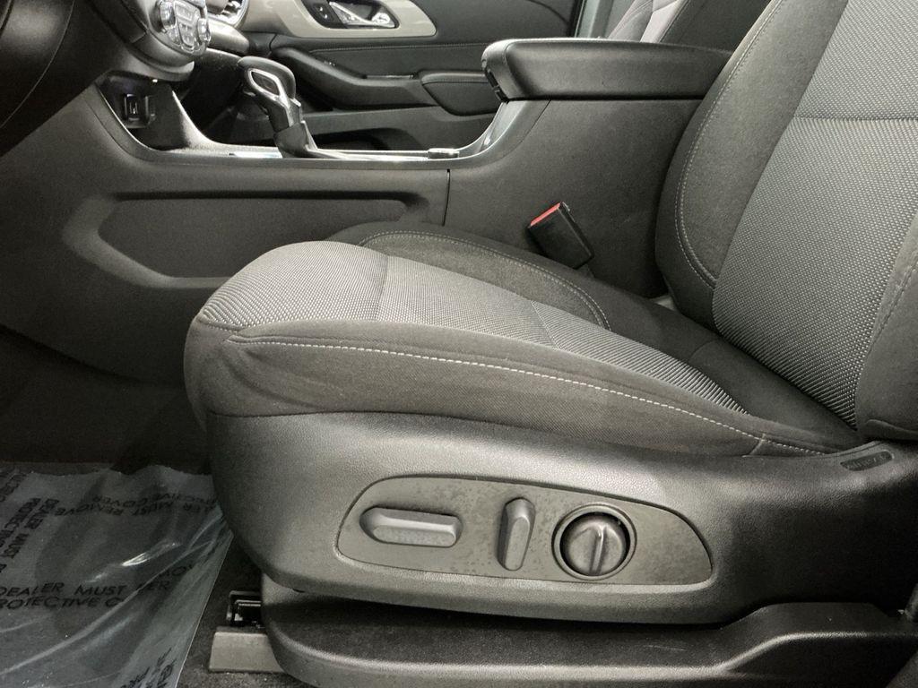 used 2023 Chevrolet Traverse car, priced at $32,500