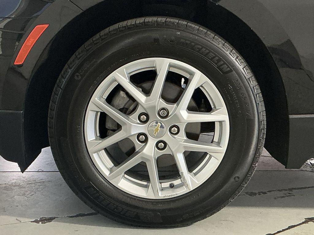 used 2024 Chevrolet Equinox car, priced at $21,300