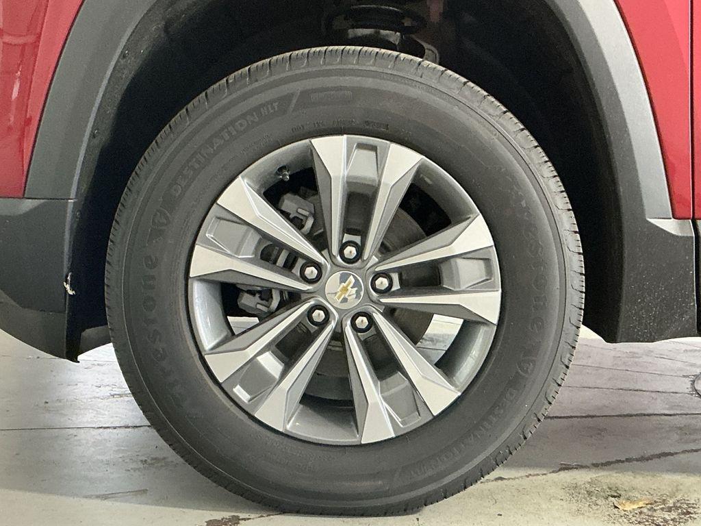 new 2026 Chevrolet Equinox car, priced at $28,590