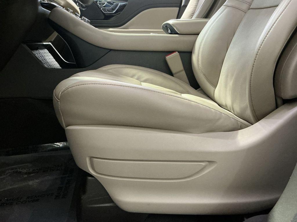 used 2023 Lincoln Aviator car, priced at $44,000