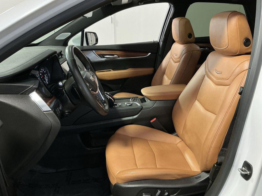 used 2023 Cadillac XT5 car, priced at $35,000