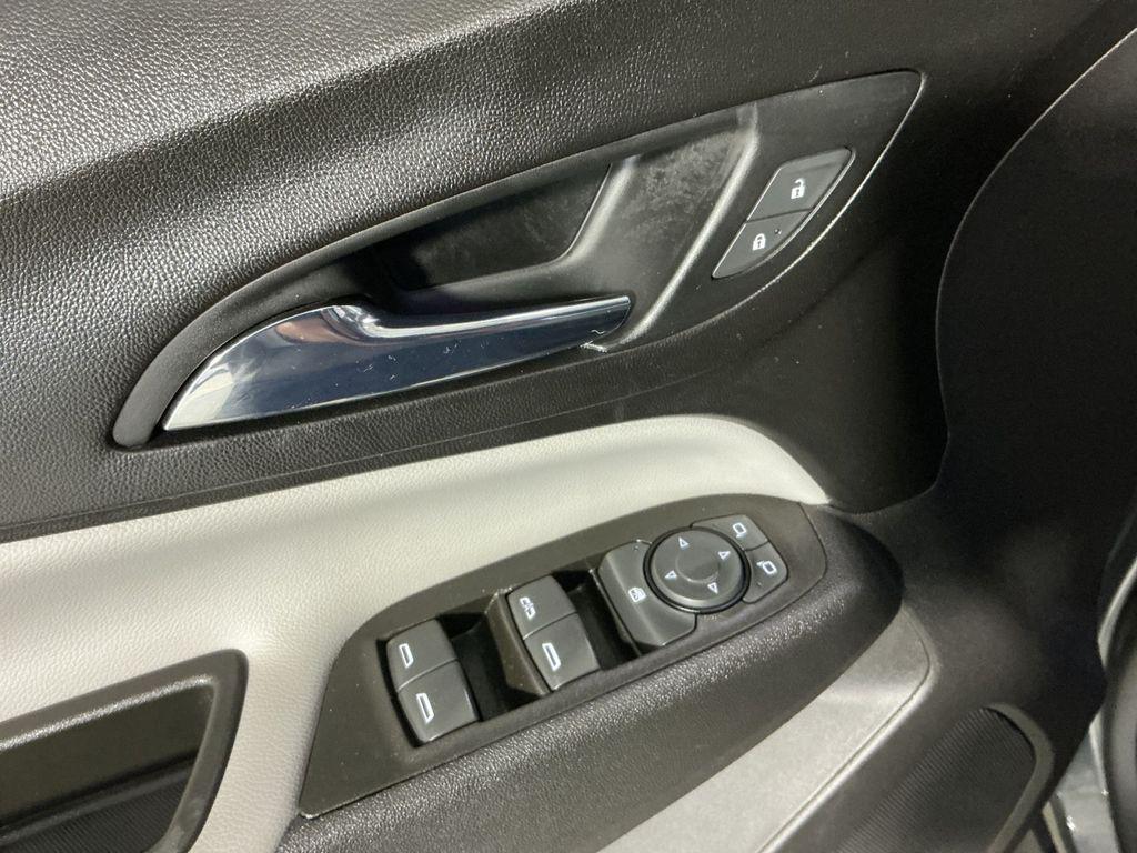 used 2021 Chevrolet Equinox car, priced at $21,300