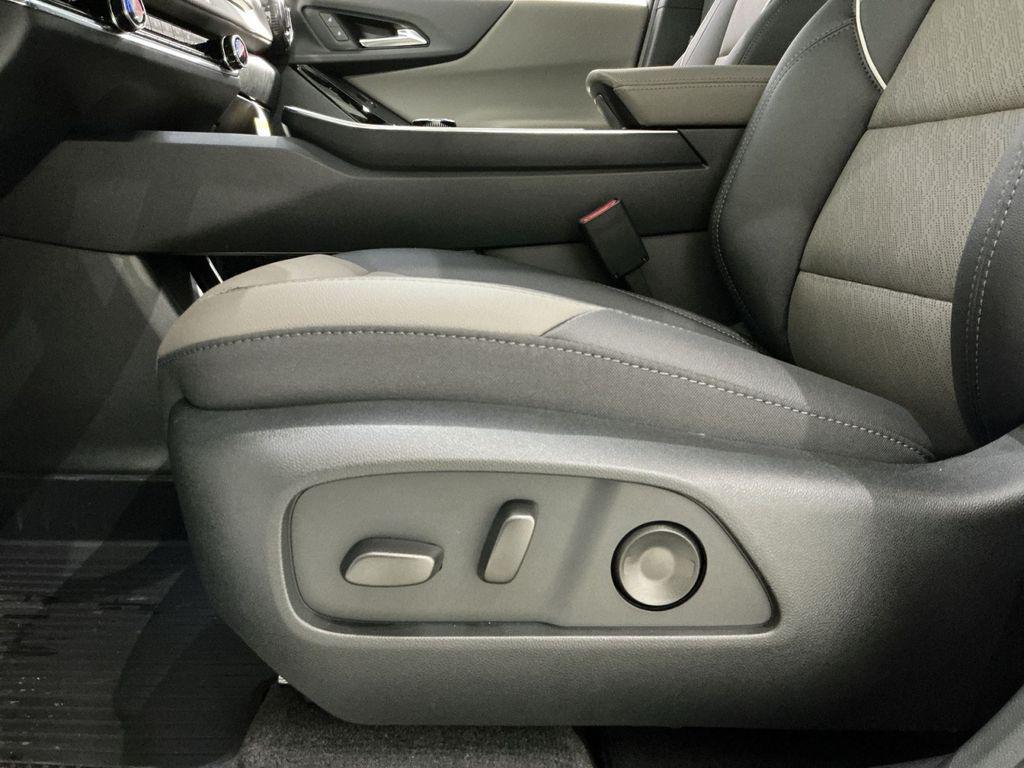 new 2026 Chevrolet Equinox car, priced at $32,564