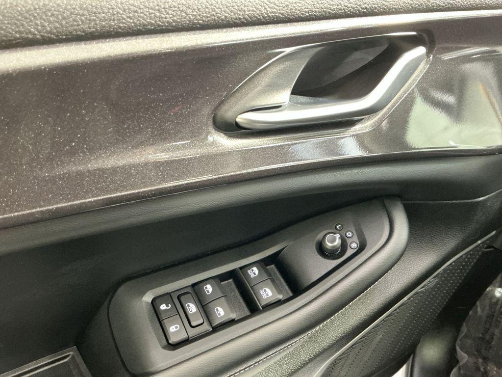 used 2023 Jeep Grand Cherokee car, priced at $31,000