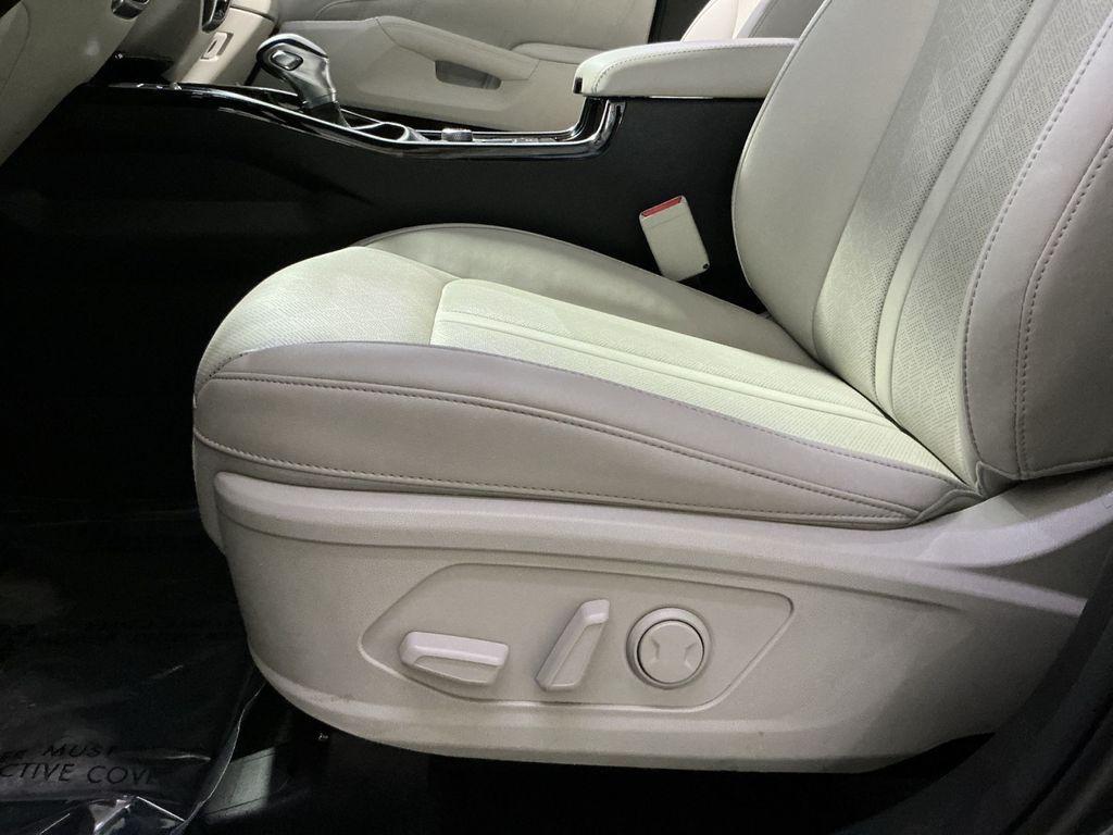 used 2023 Kia Sorento car, priced at $28,800