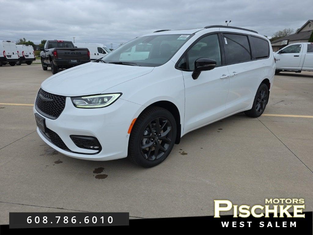 new 2026 Chrysler Pacifica car, priced at $52,929