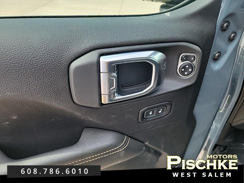 new 2025 Jeep Gladiator car, priced at $45,997