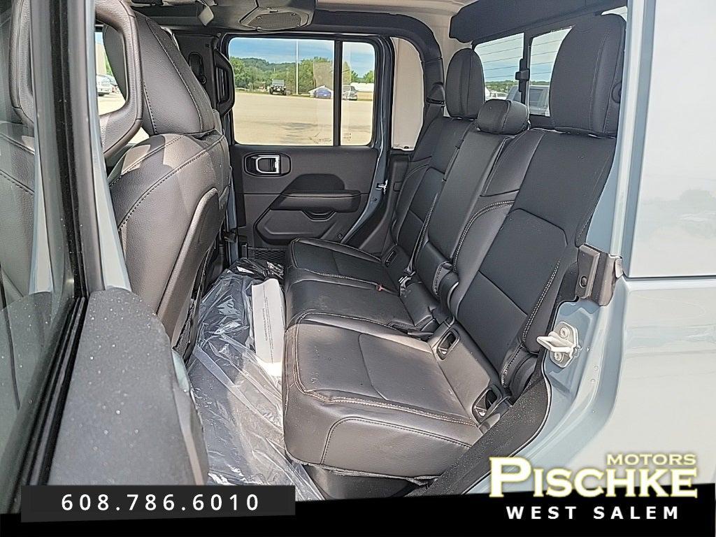 new 2025 Jeep Gladiator car, priced at $45,997