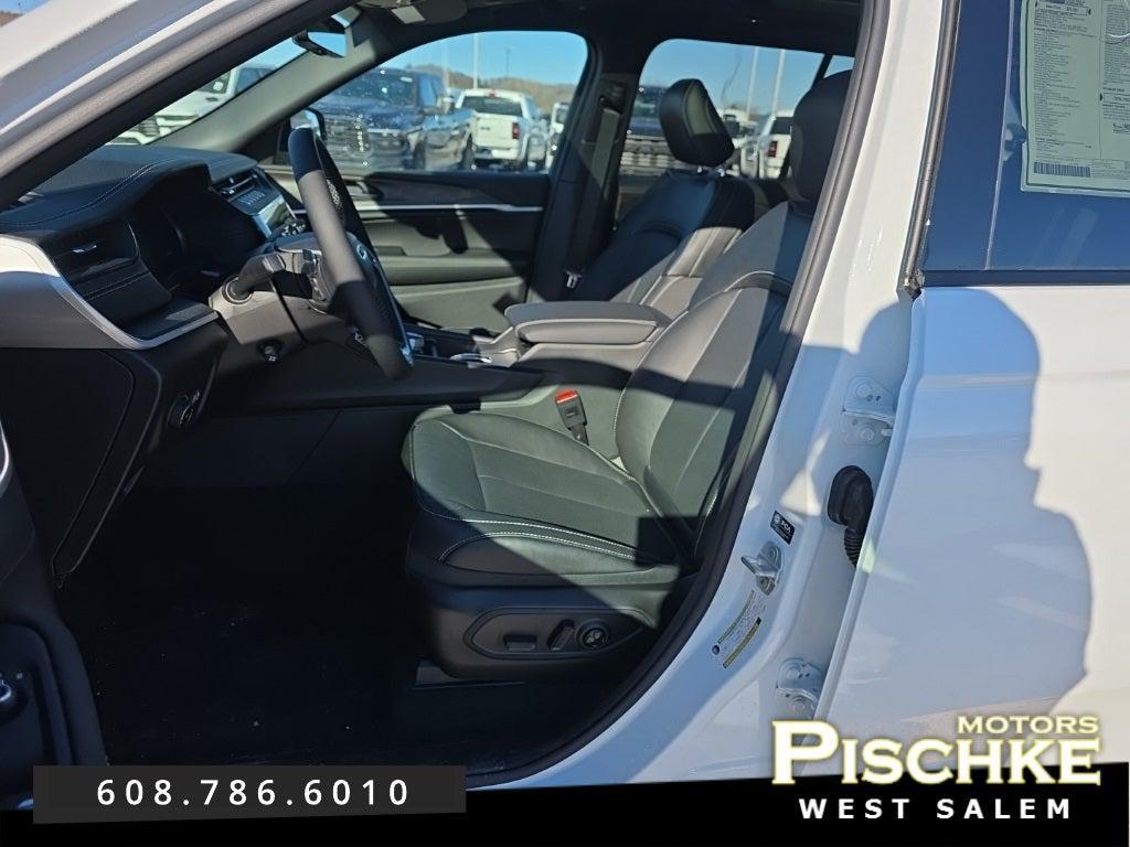 new 2026 Jeep Grand Cherokee car, priced at $53,118