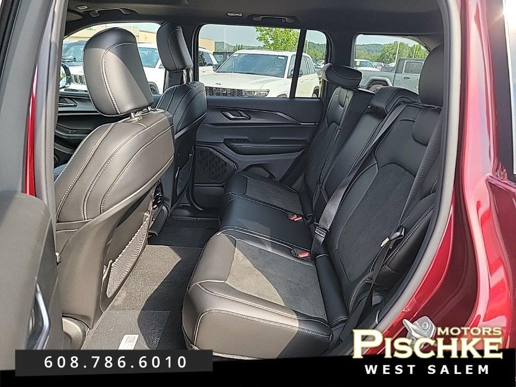 new 2025 Jeep Grand Cherokee car, priced at $43,999