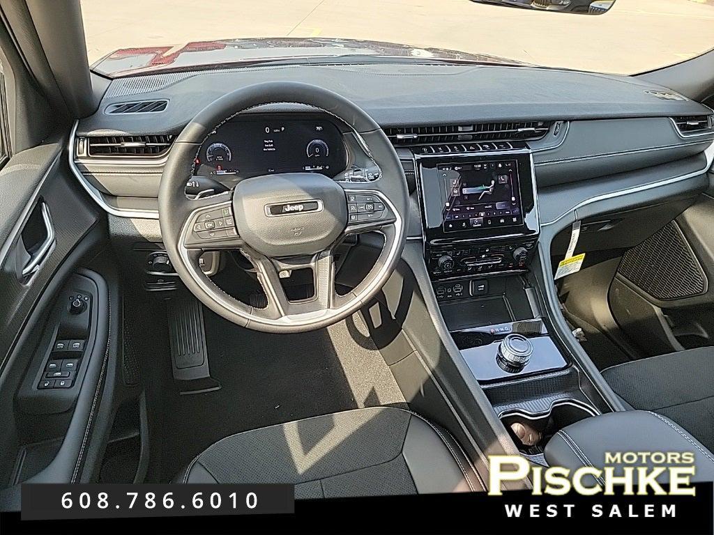 new 2025 Jeep Grand Cherokee car, priced at $43,999