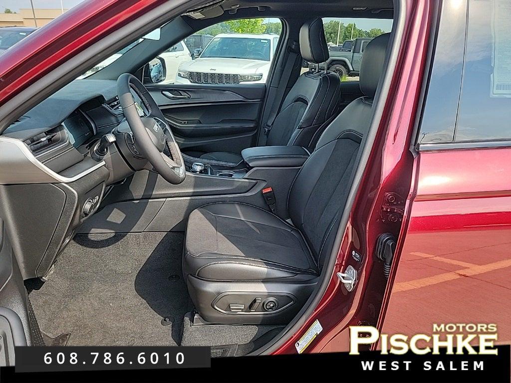 new 2025 Jeep Grand Cherokee car, priced at $43,999