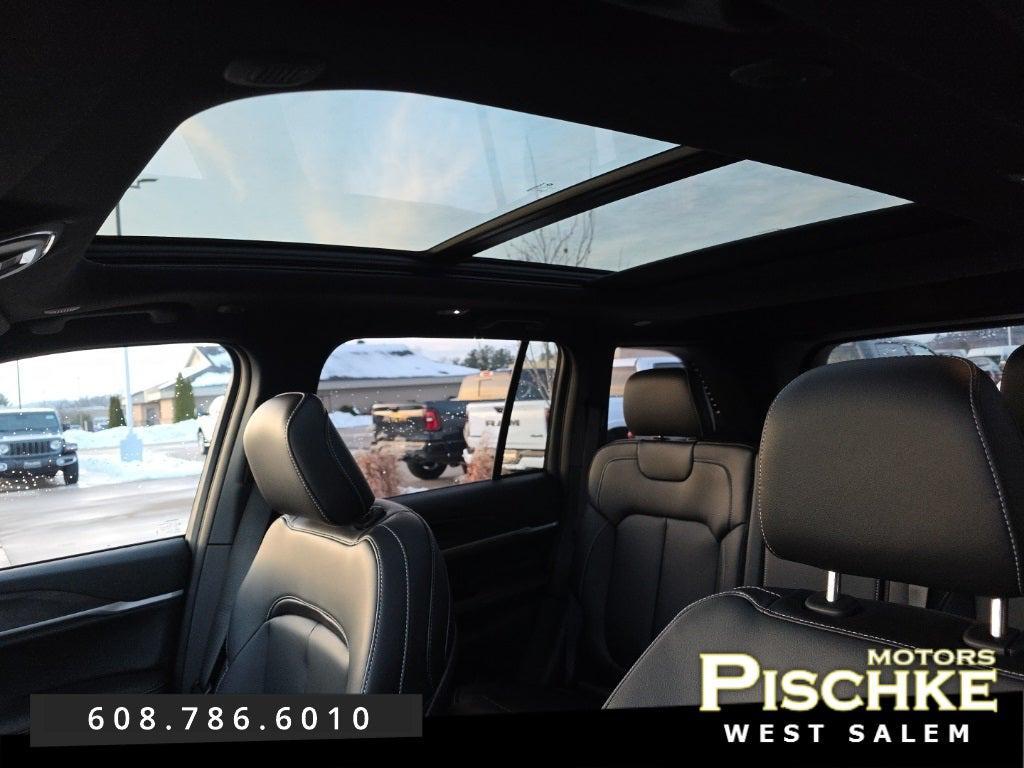 new 2025 Jeep Grand Cherokee car, priced at $51,449