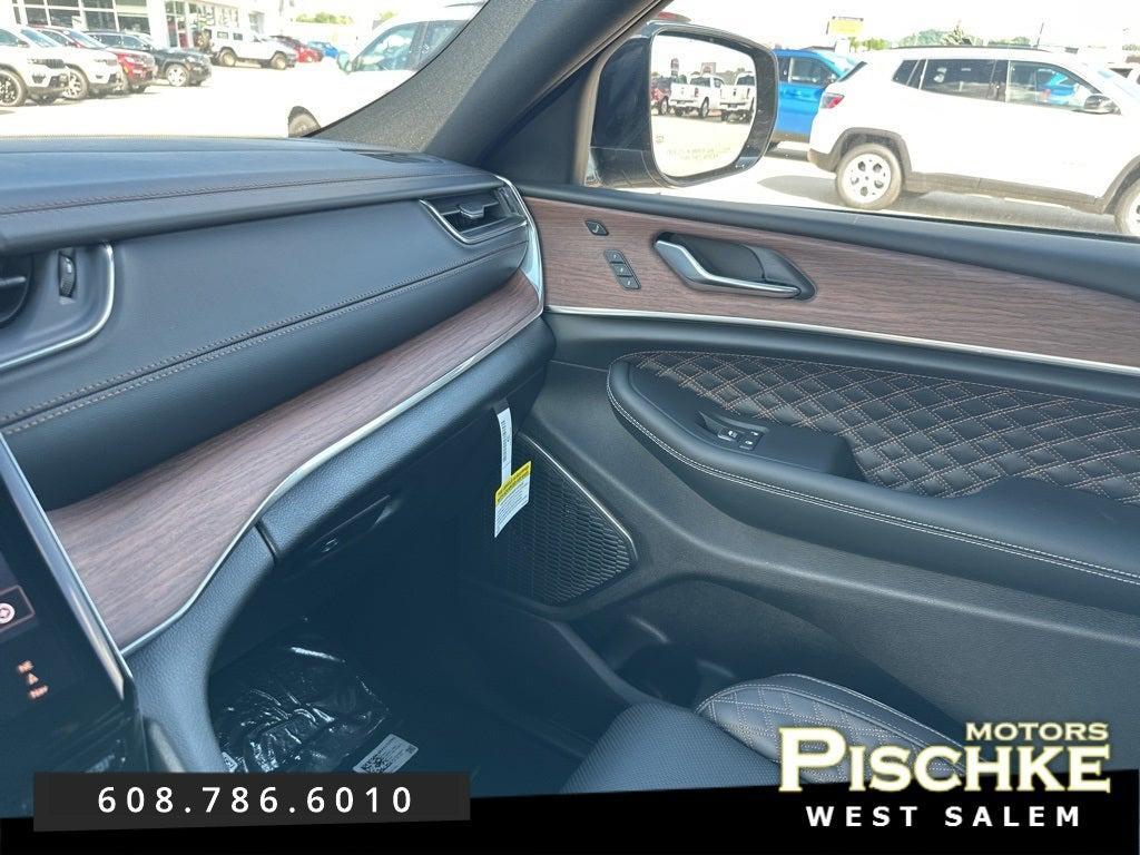 new 2025 Jeep Grand Cherokee L car, priced at $59,999