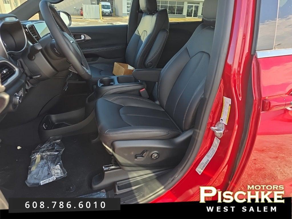 new 2026 Chrysler Pacifica car, priced at $41,684