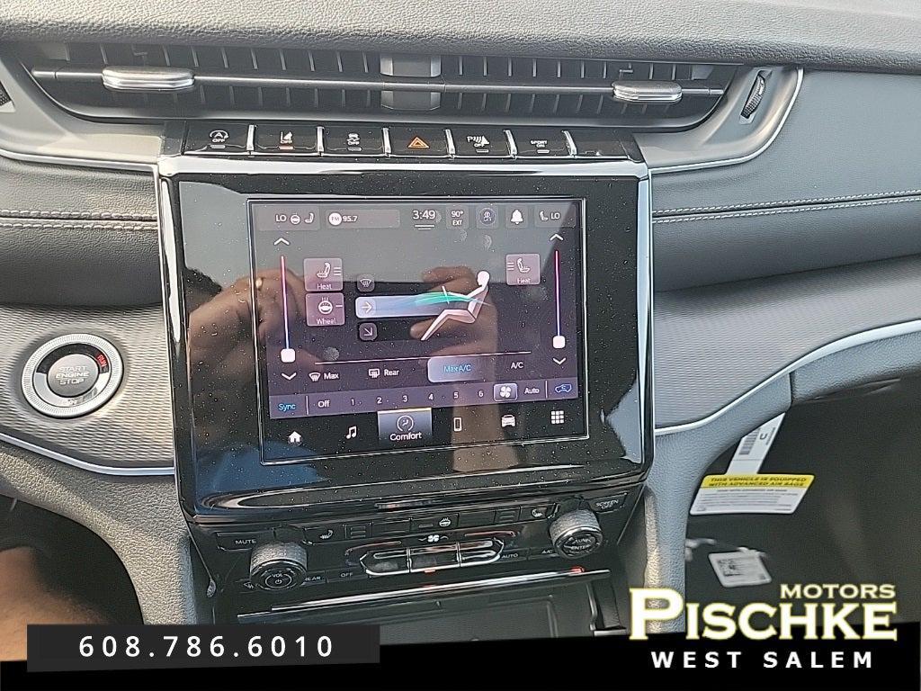 new 2025 Jeep Grand Cherokee car, priced at $43,999