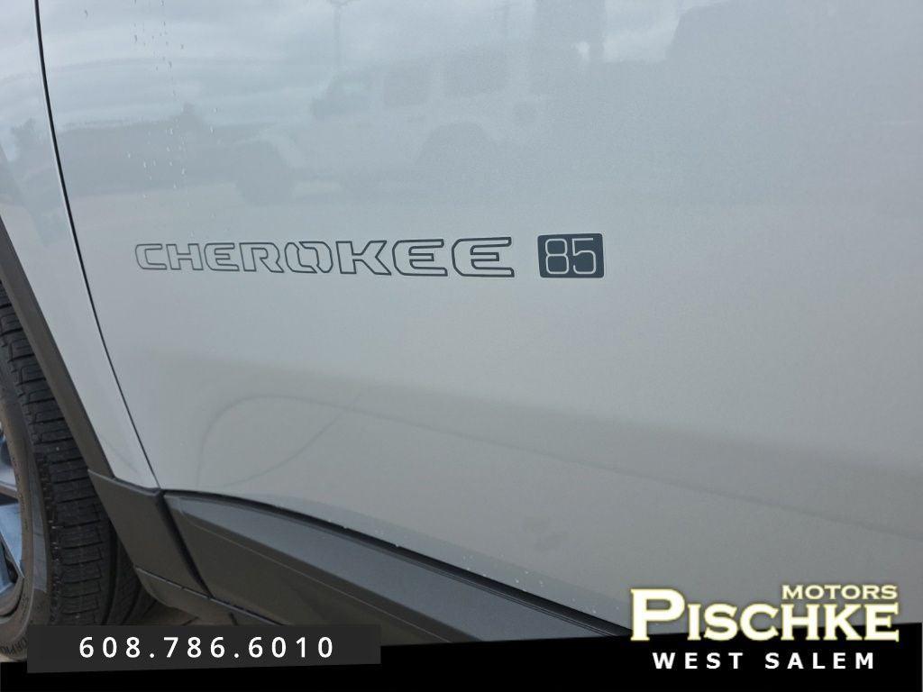 new 2026 Jeep Cherokee car, priced at $40,538