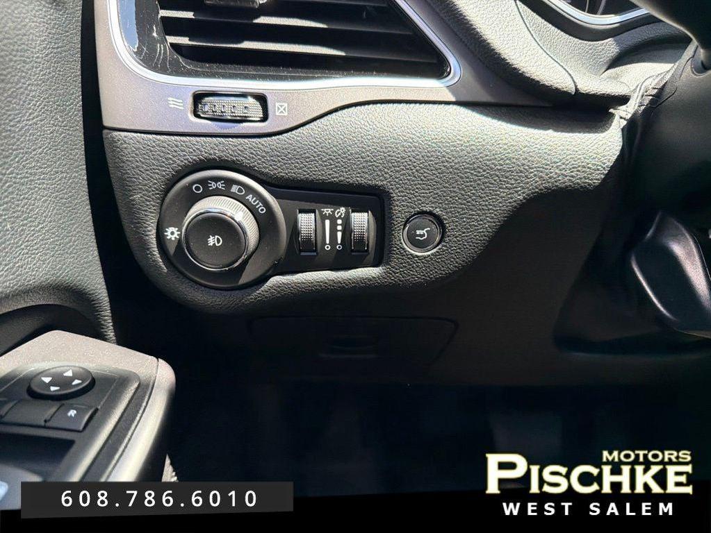 used 2020 Jeep Cherokee car, priced at $23,990