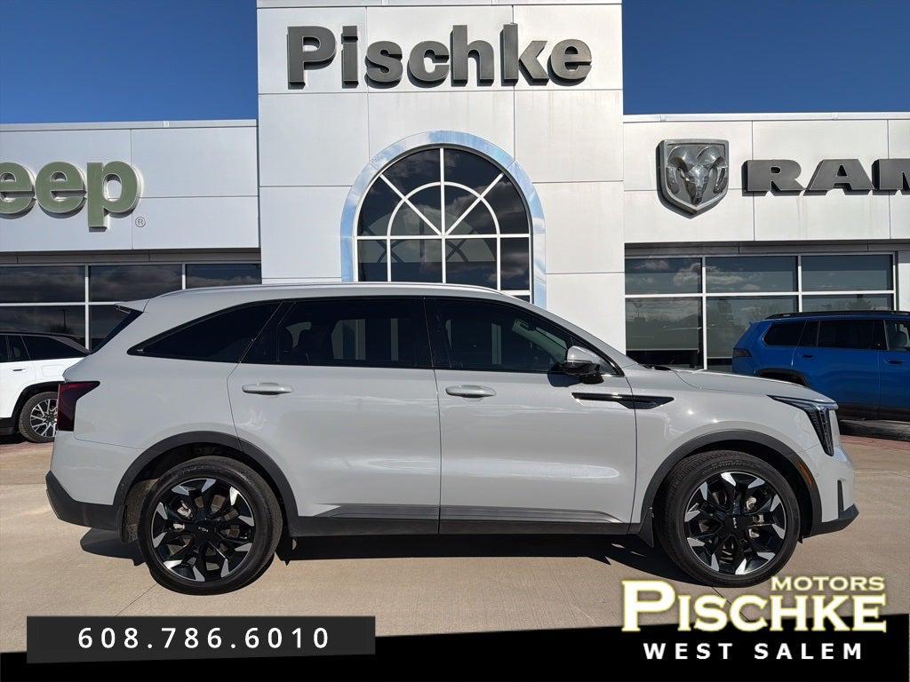 used 2025 Kia Sorento car, priced at $33,597