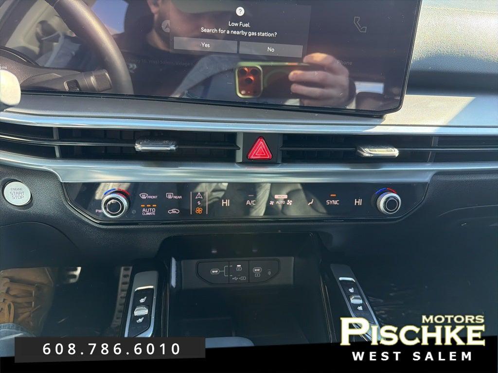 used 2025 Kia Sorento car, priced at $33,597