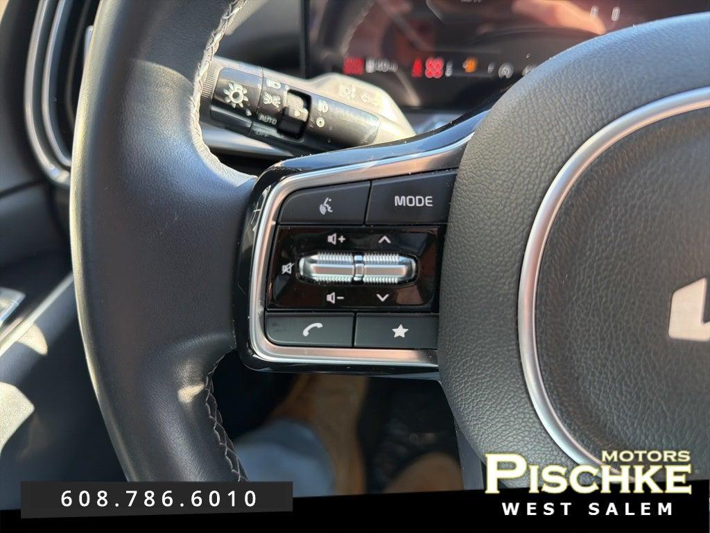 used 2025 Kia Sorento car, priced at $33,597