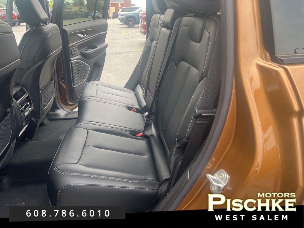 new 2026 Jeep Grand Cherokee car, priced at $48,299