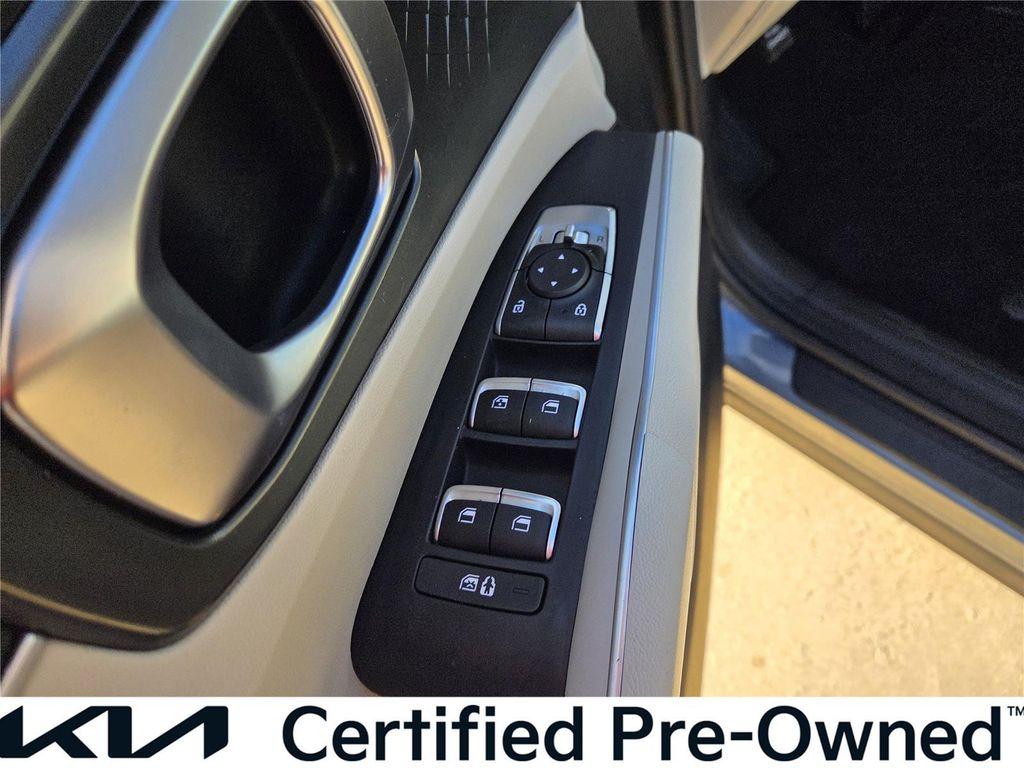used 2023 Kia Sorento car, priced at $24,068
