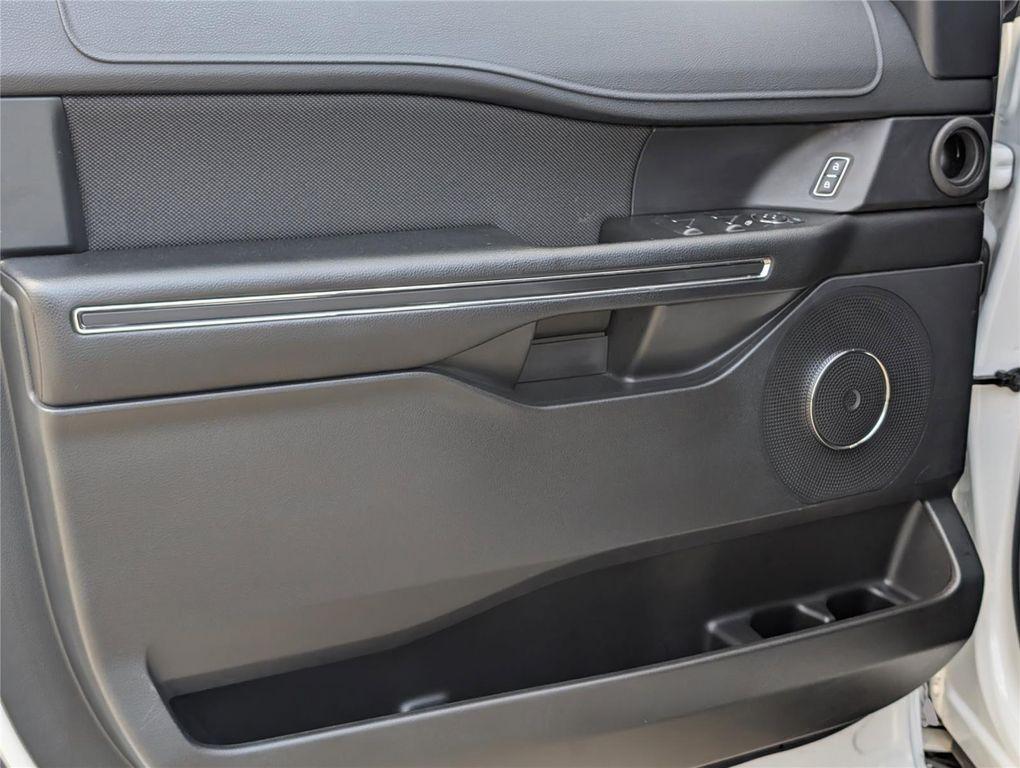 used 2021 Ford Expedition car, priced at $29,999