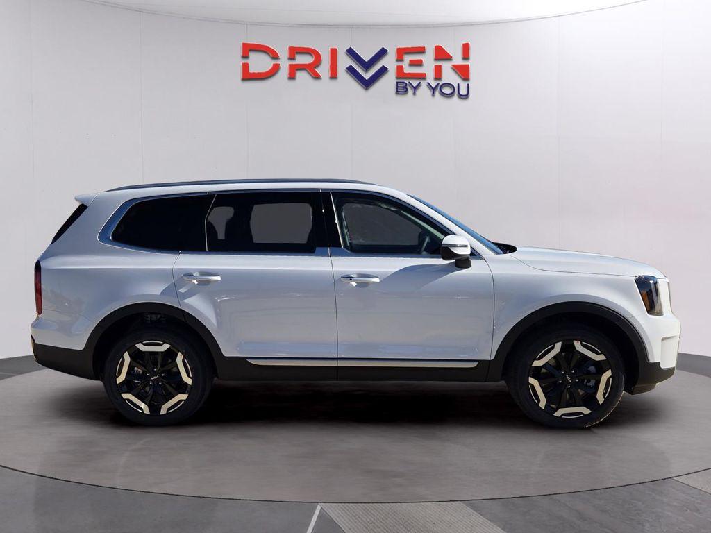 new 2025 Kia Telluride car, priced at $38,966