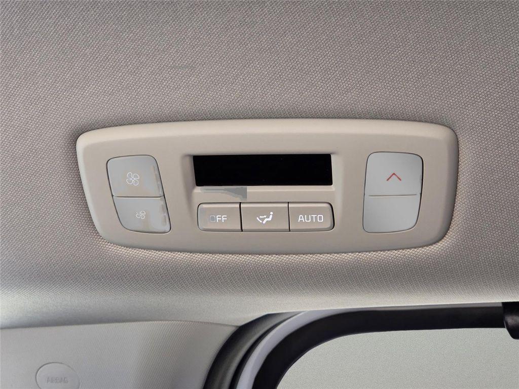 new 2025 Kia Carnival Hybrid car, priced at $40,923