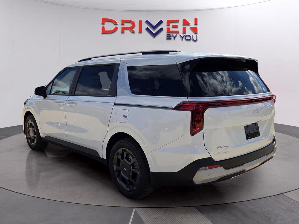 new 2025 Kia Carnival Hybrid car, priced at $40,923