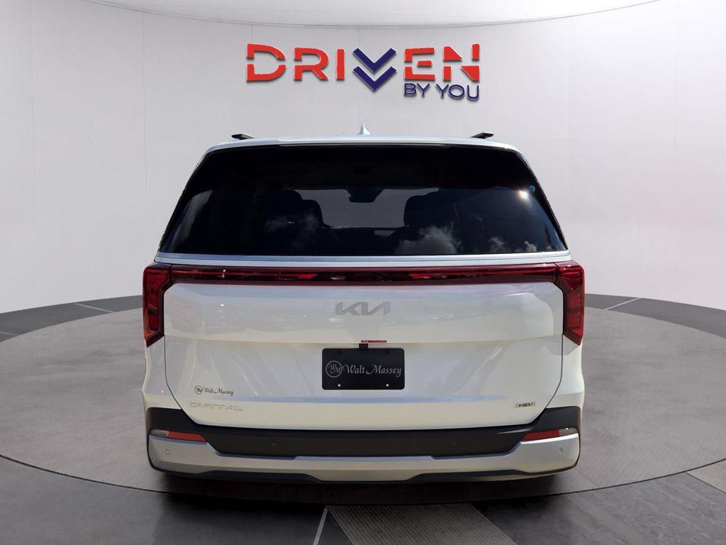 new 2025 Kia Carnival Hybrid car, priced at $40,923